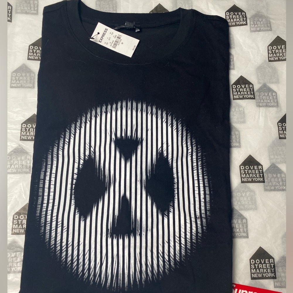 Express Mens Graphic Tees Size M (ALL 5 INCLUDED) BRAND NEW ! - Picture 2 of 6